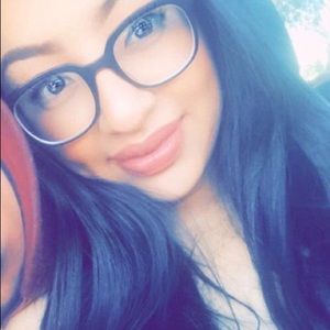 Meet your Posher, Dayana